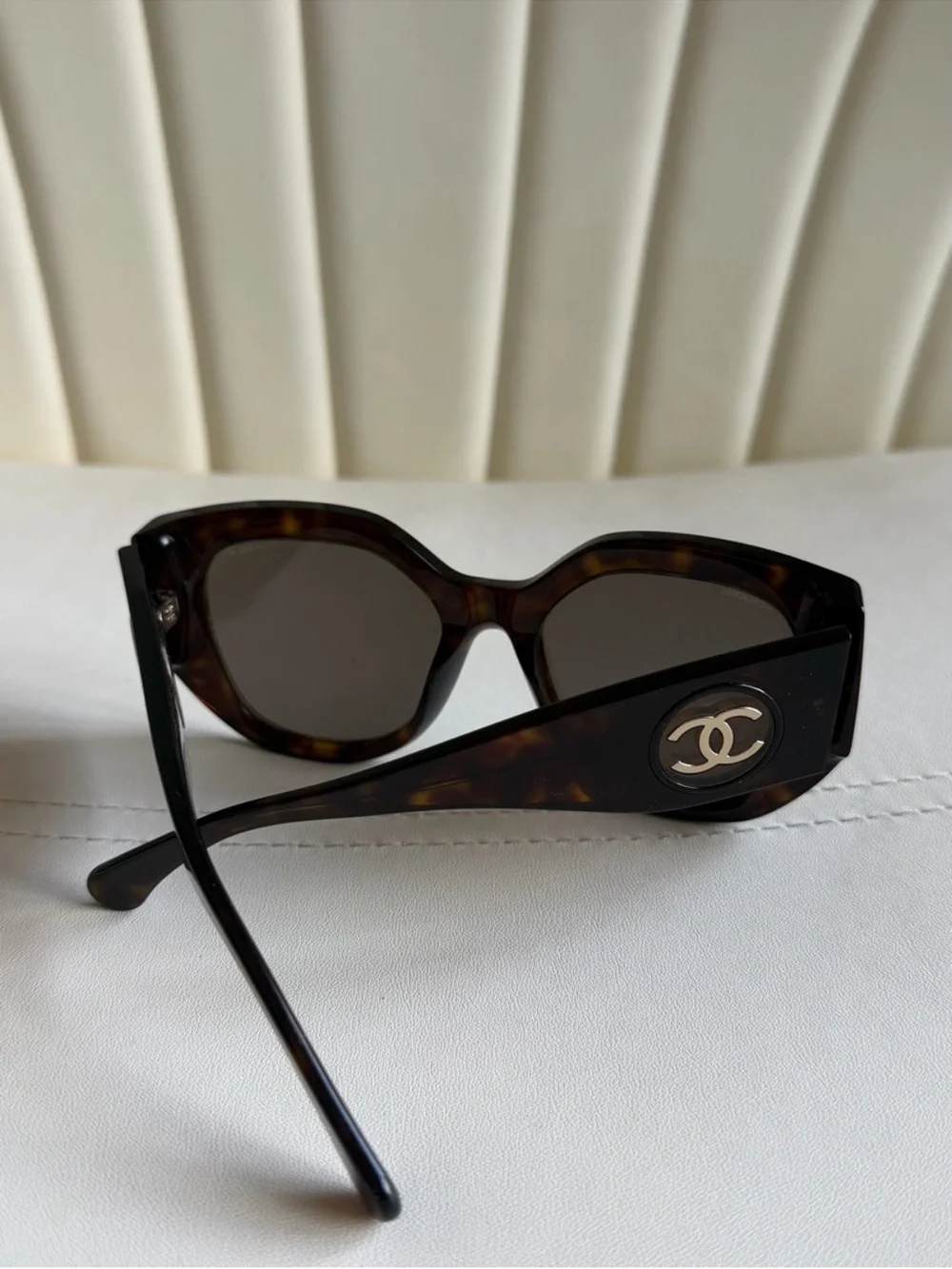 Authentic CHANEL 5550 Tortoise CC Logo Polarized Sunglasses